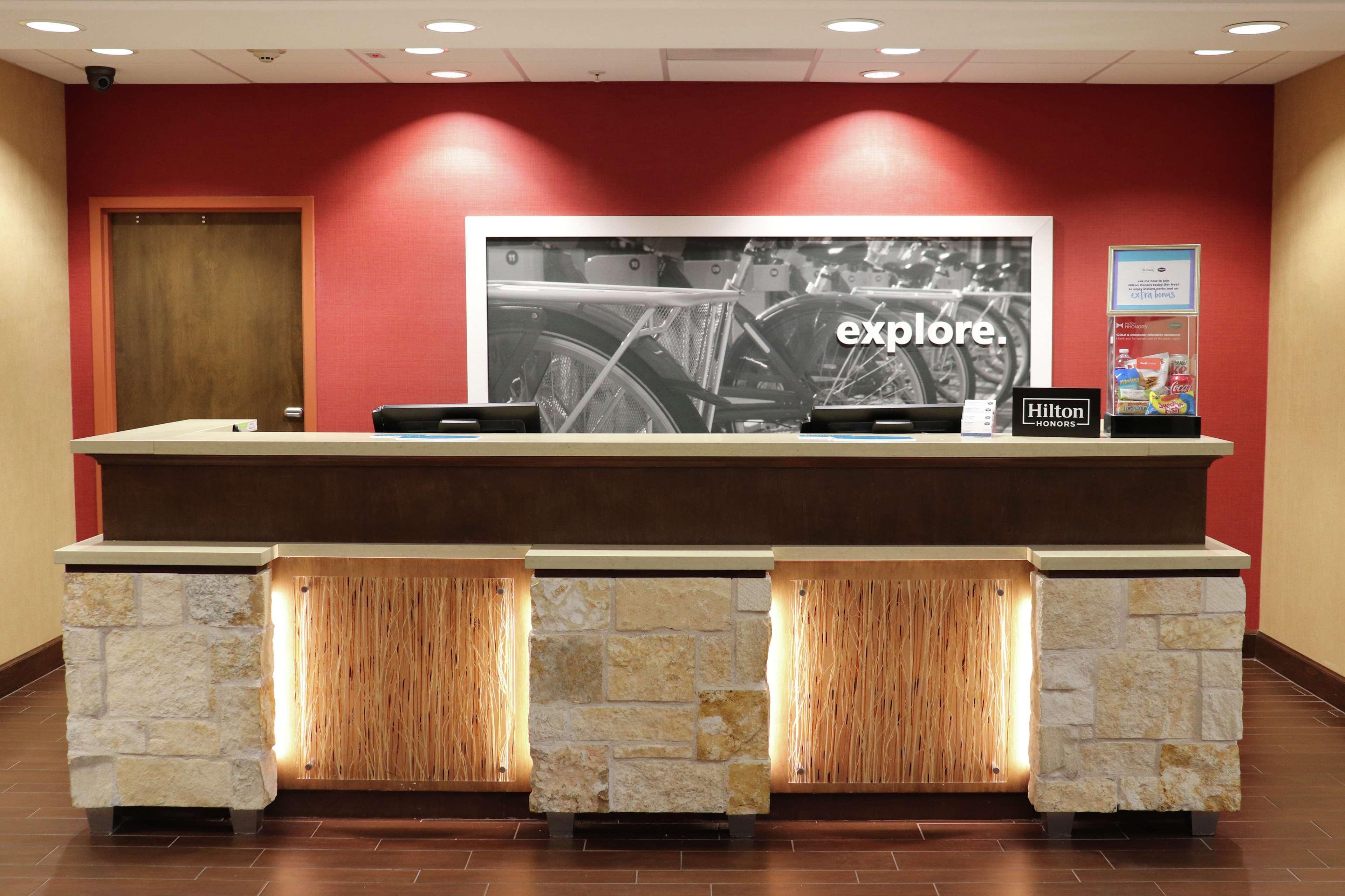 Hotel Hampton Oak Hill 3*