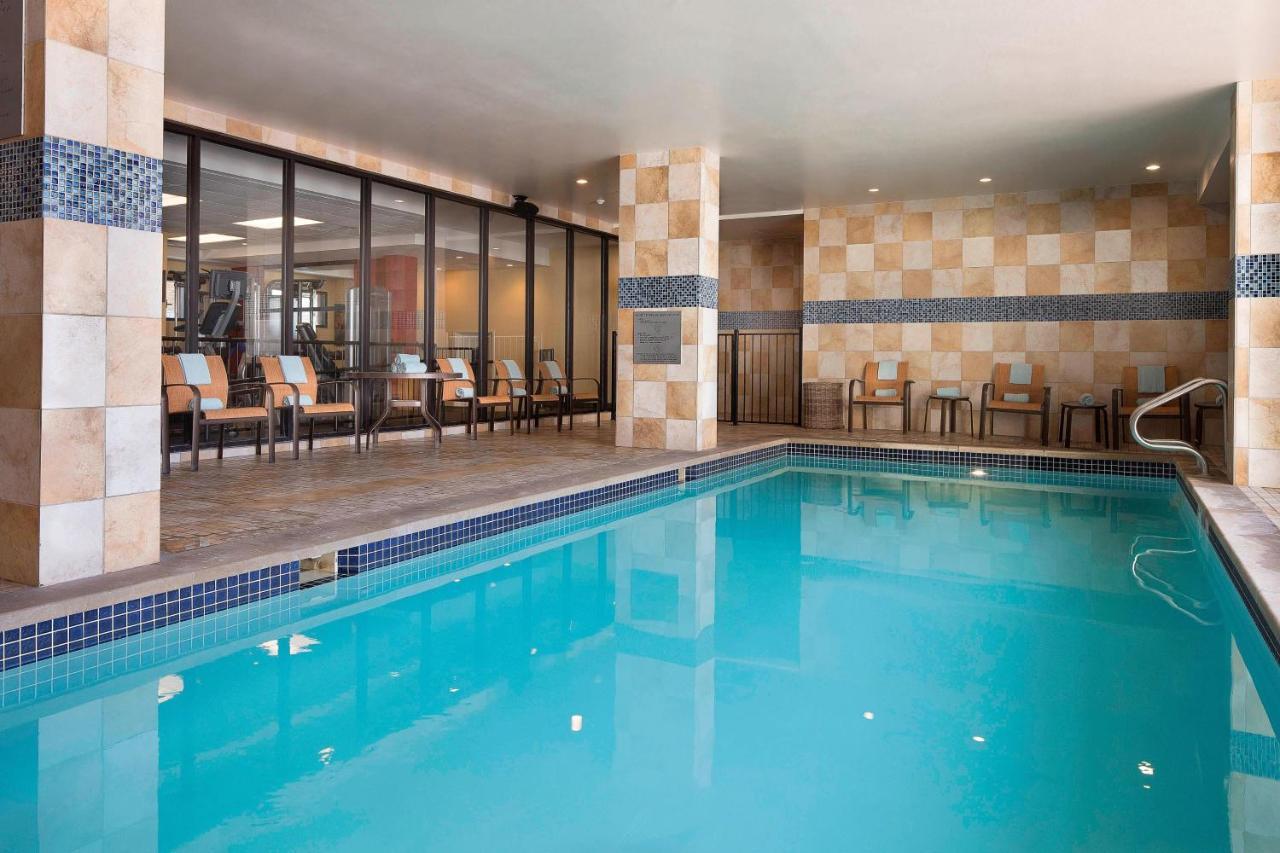 Courtyard Downtown/convention Center 3*