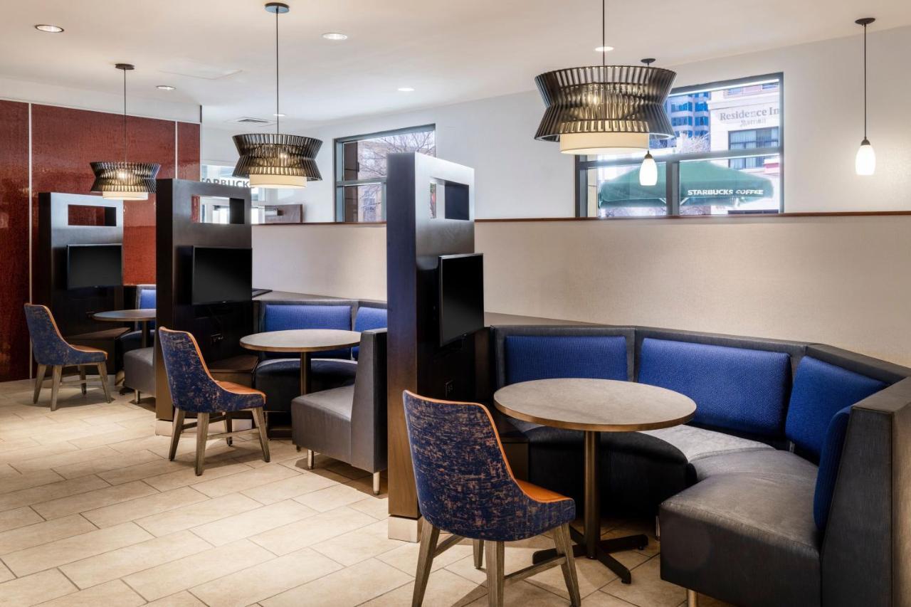 Courtyard Downtown/convention Center 3*