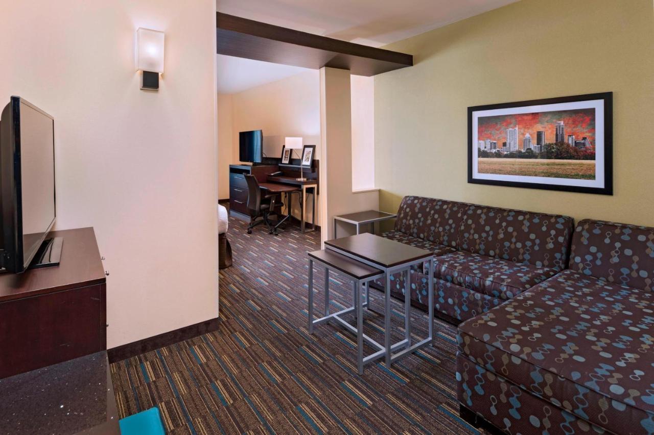 Hotel Fairfield And By Marriott Northwest/research Blvd 3*