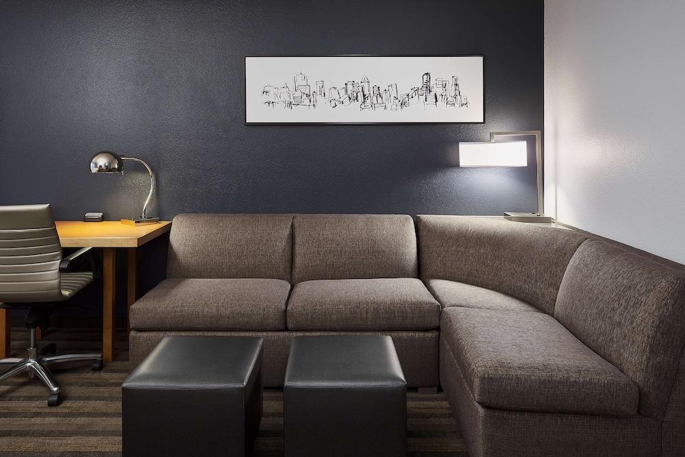 Hyatt House Arboretum 3*