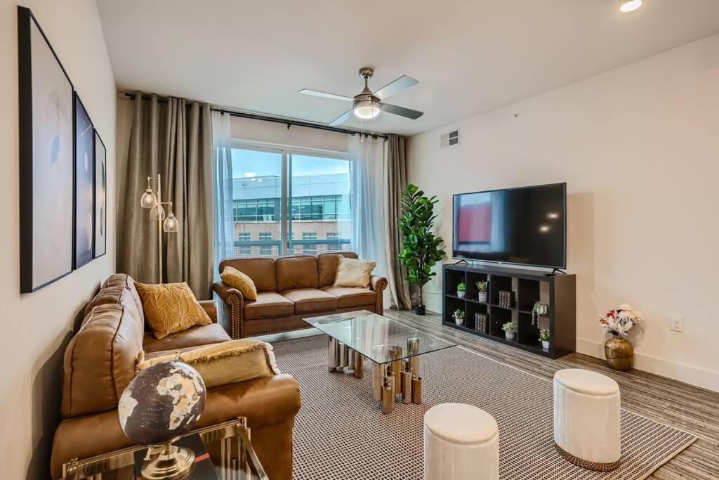 Luxury - Spacious 2bd 2ba, In Domain * Austin