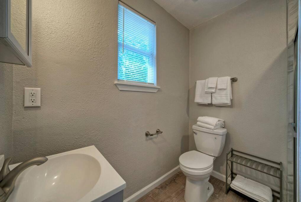 Great Value Near Tesla Holiday home Austin