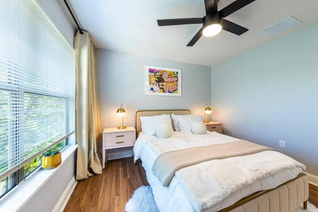Bespoke Bohemian Bolthole Holiday home Austin