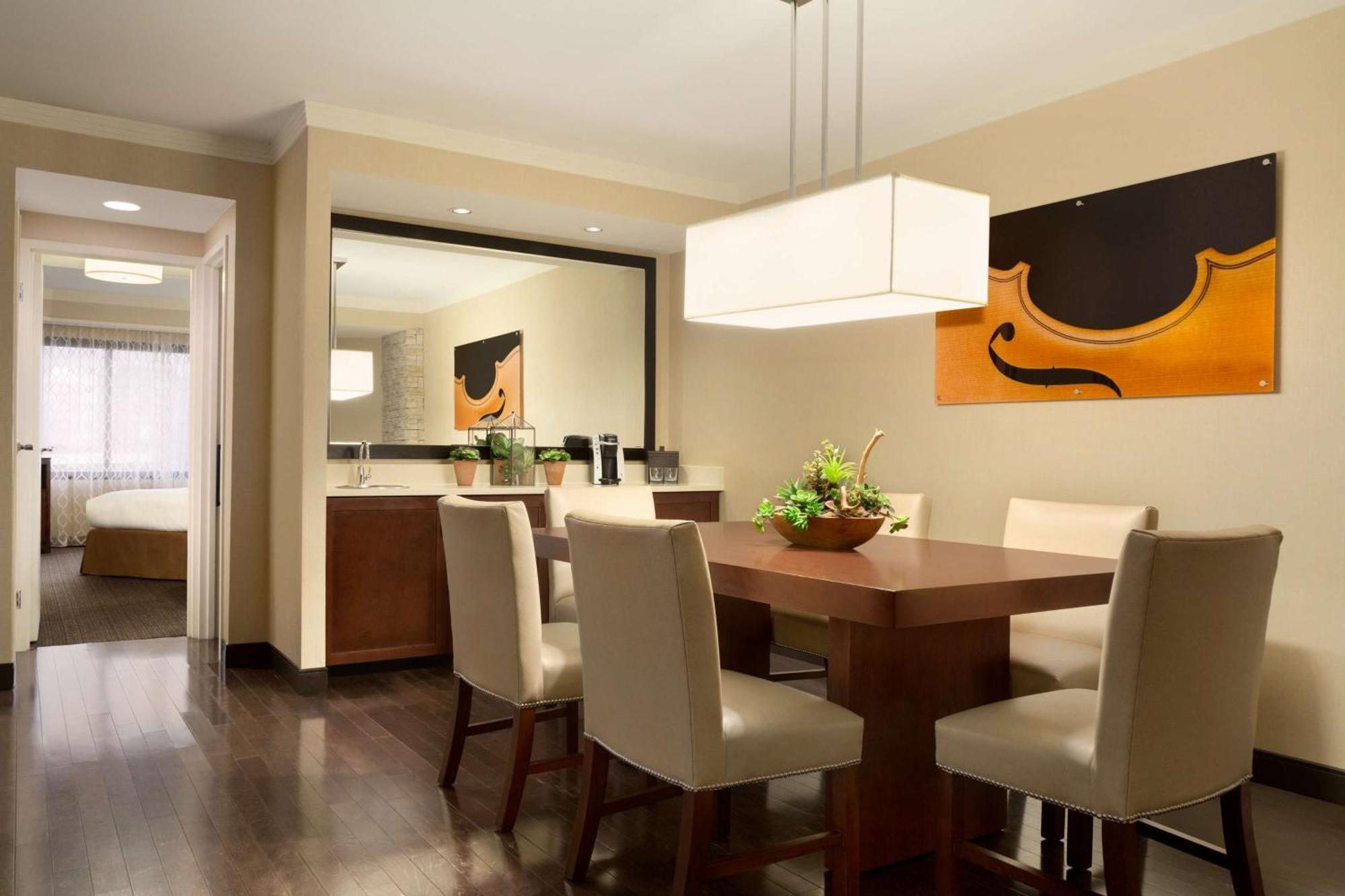 Embassy By Hilton Downtown South Congress Hotel 4*