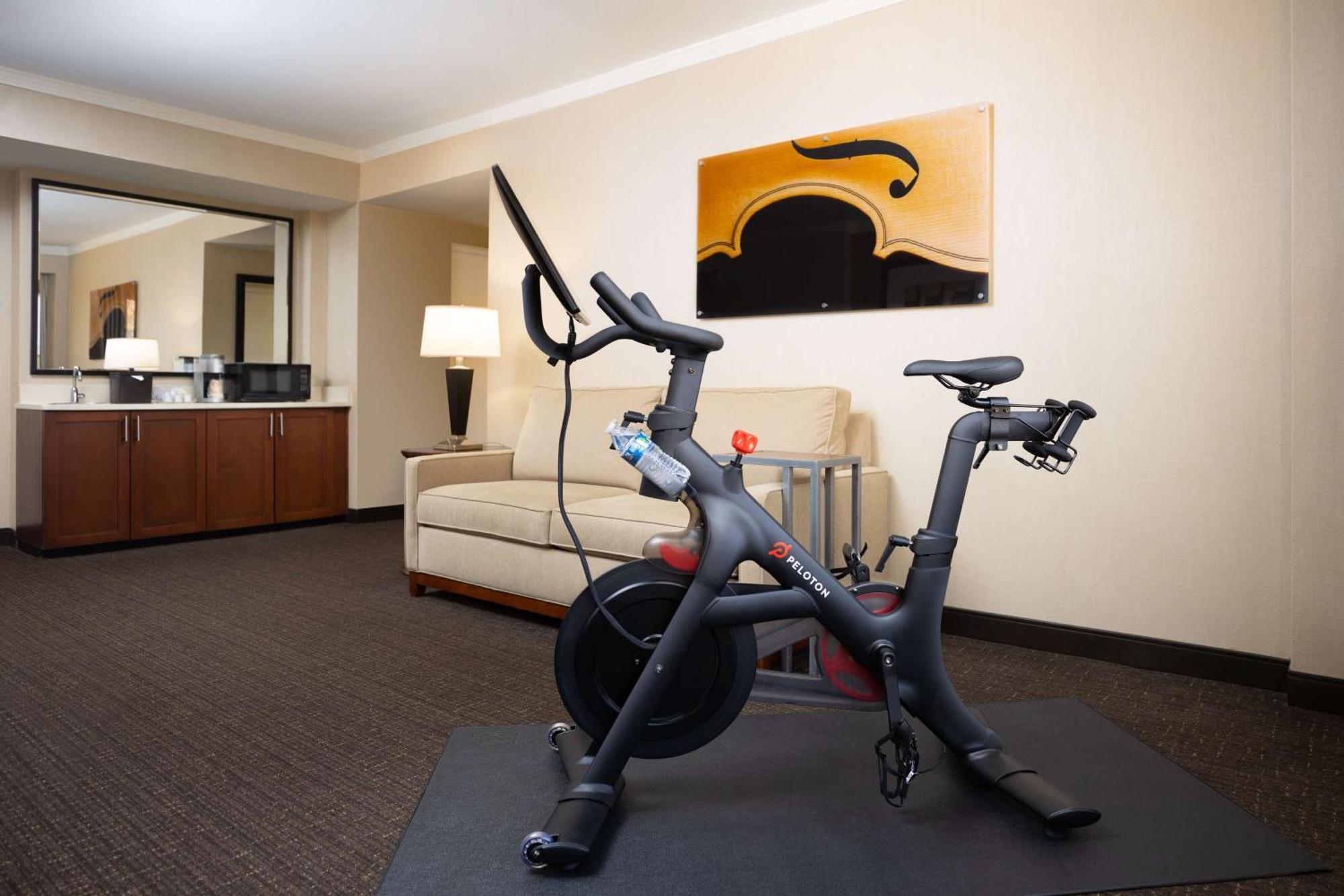 Embassy By Hilton Downtown South Congress 4*