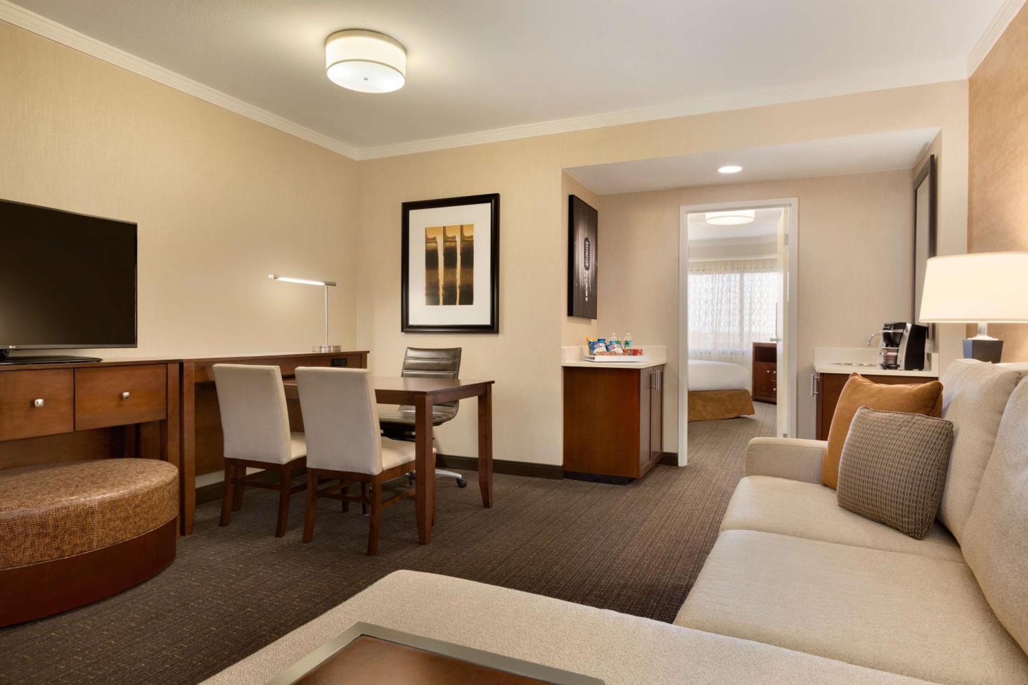 Embassy By Hilton Downtown South Congress Hotel 4*