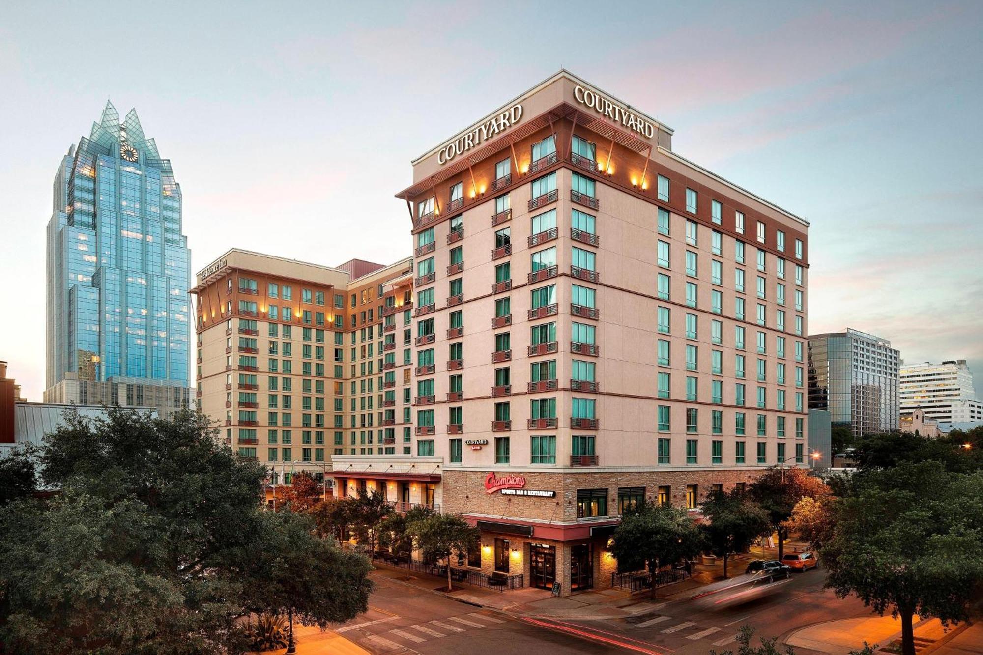 Hotel Courtyard Downtown/convention Center 3*