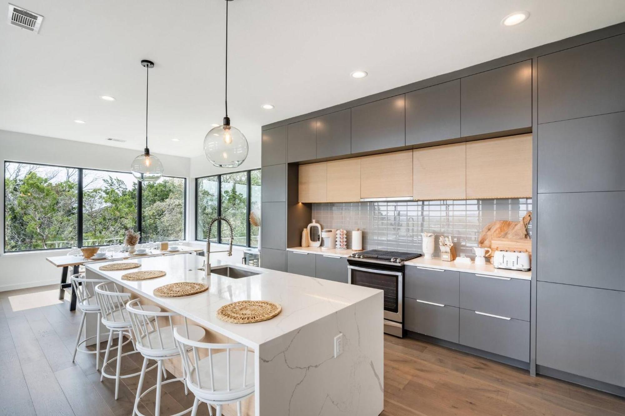 Lakeview Retreat: Terrace Bbq Holiday home *