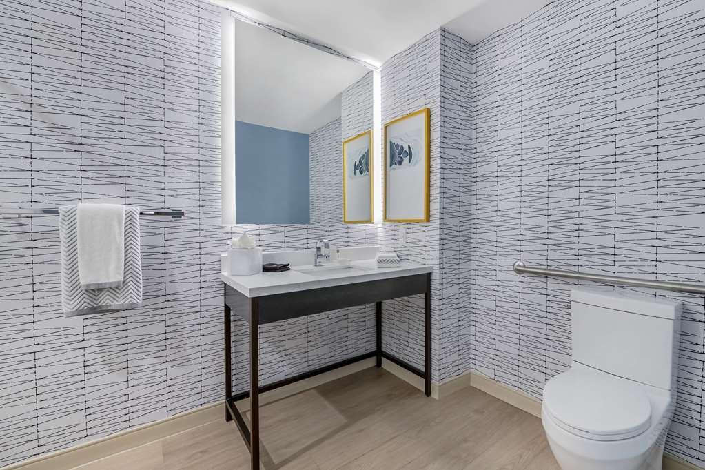 Cambria Downtown Hotel