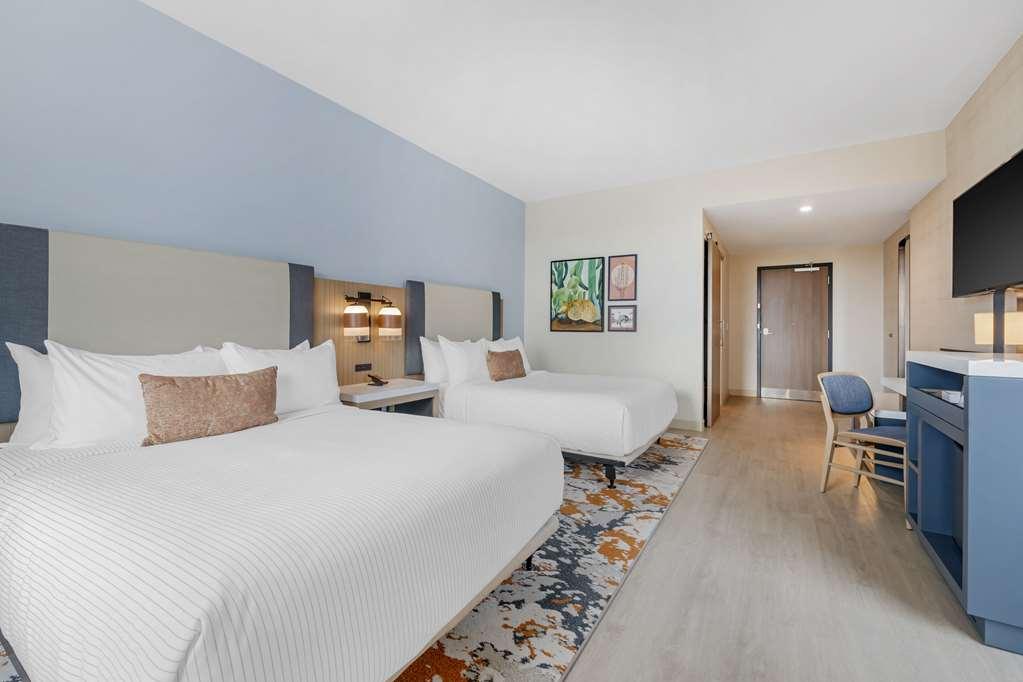 Cambria Downtown Hotel *