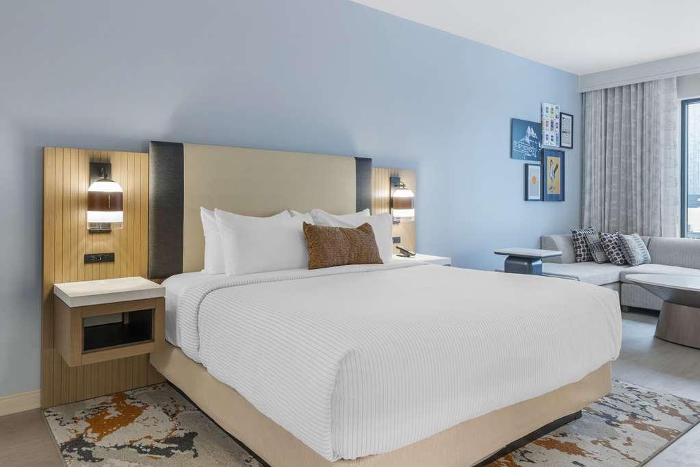 Hotel Cambria Downtown *