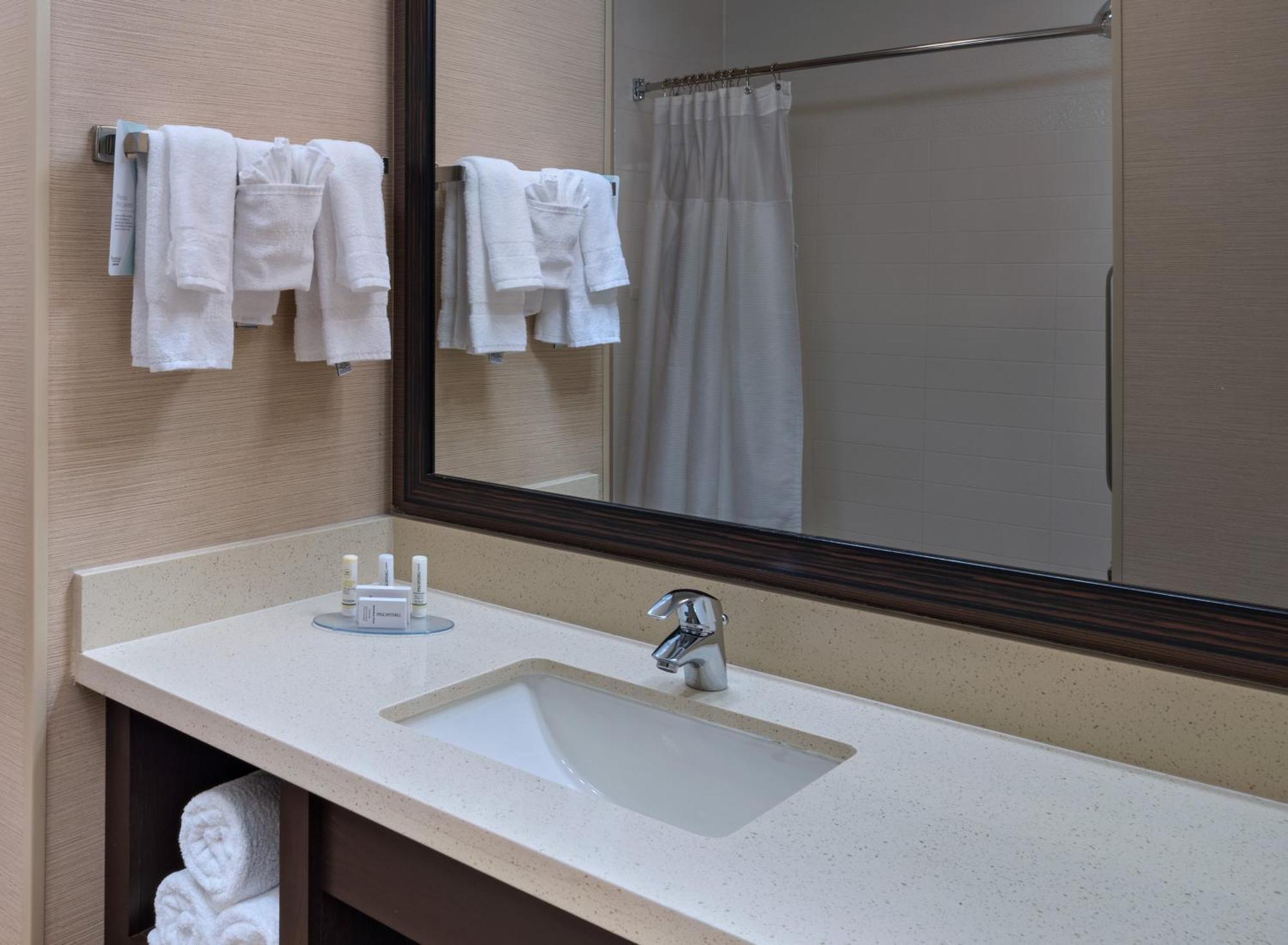 Hotel Fairfield And By Marriott Northwest/research Blvd 3*