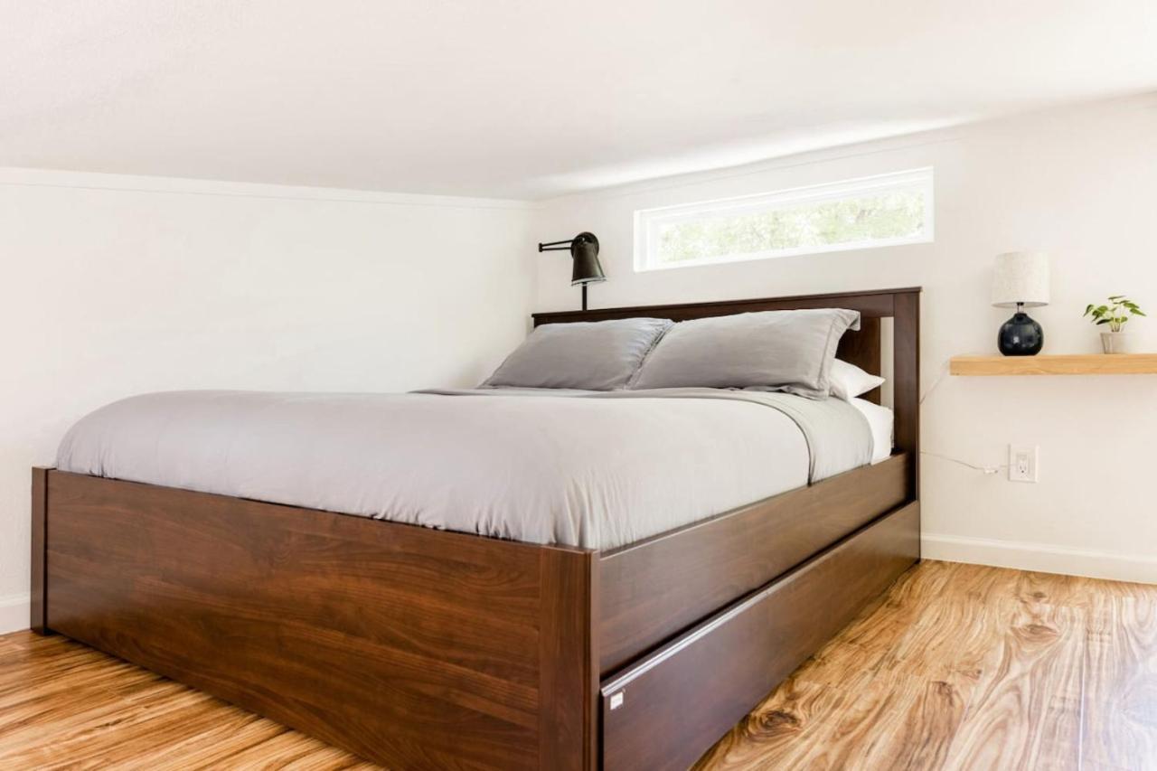 Charming, Cozy Tiny Gem With Hot Tub And Trail Access