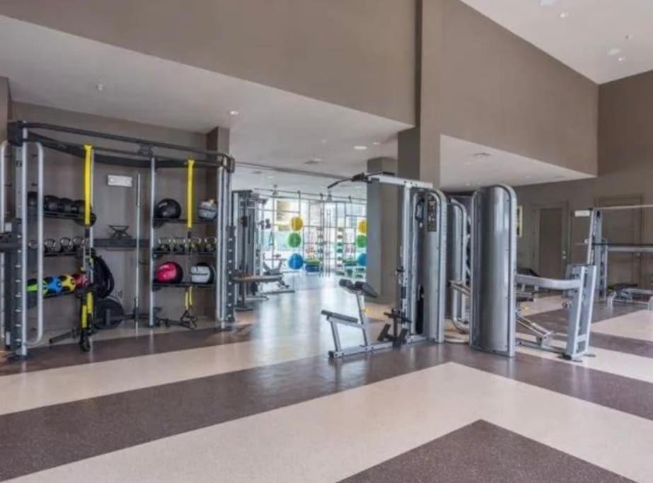 Apartment Modern 1br Retreat Pool Free Wi-fi Free Parking *