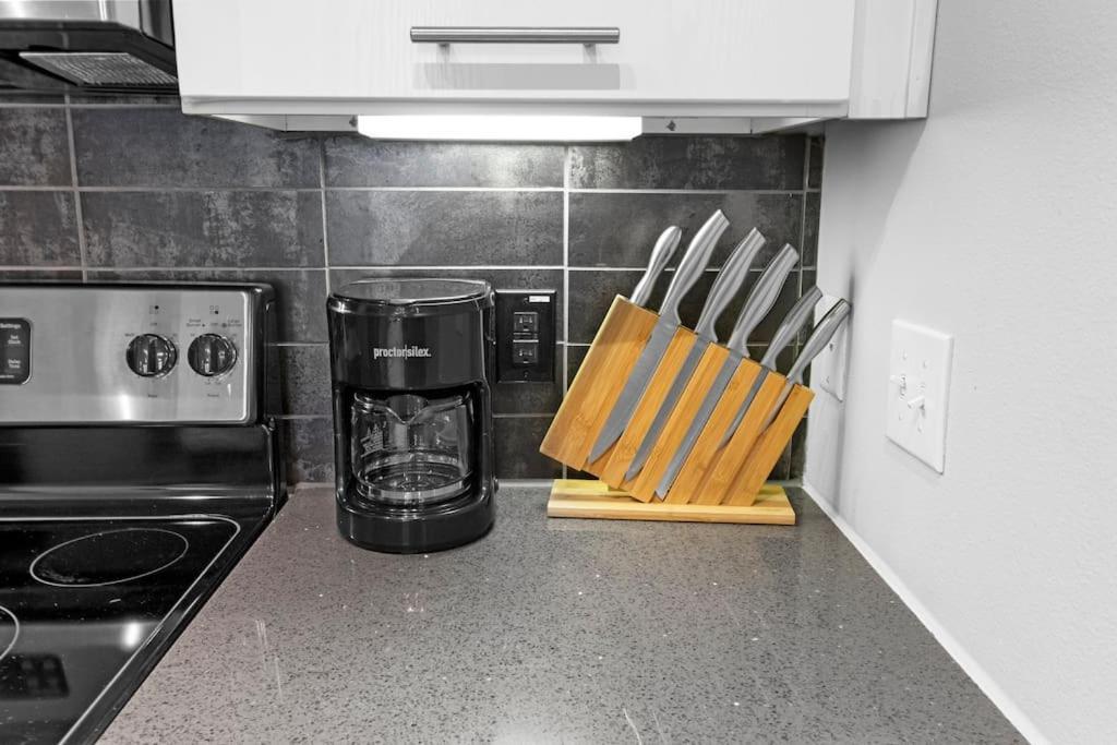 Apartment Modern 1br Retreat Pool Free Wi-fi Free Parking *