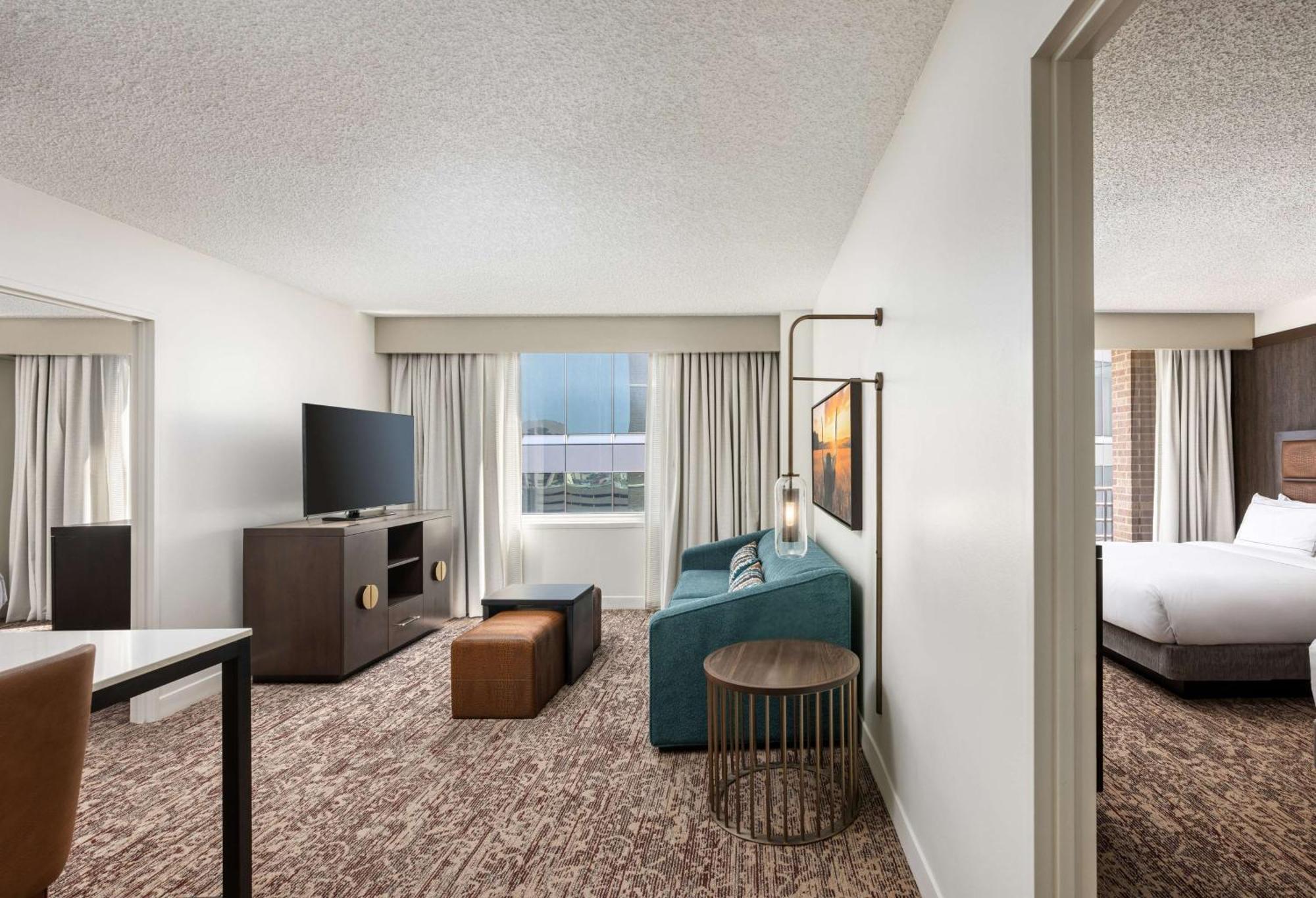 Hotel Doubletree By Hilton Downtown Capitol 4*