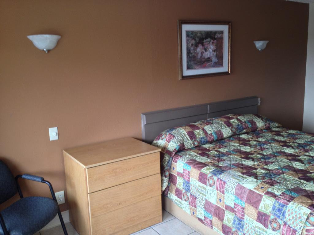 Motel Motor *