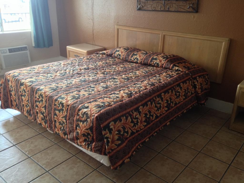 Motel Motor *