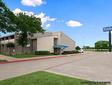Aae Austin's Travelodge 2*