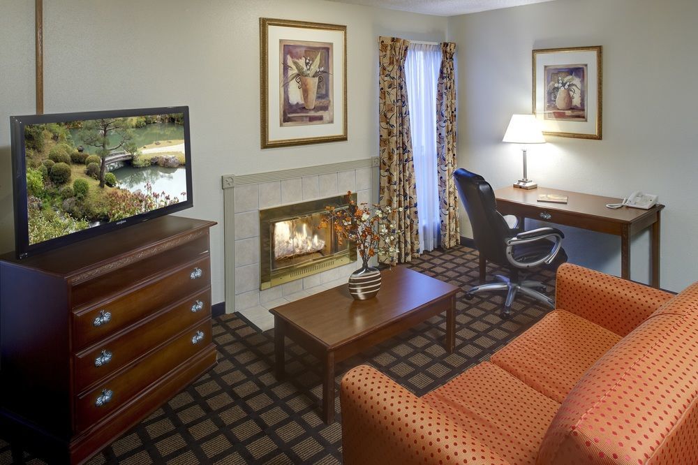 Orangewood 3*