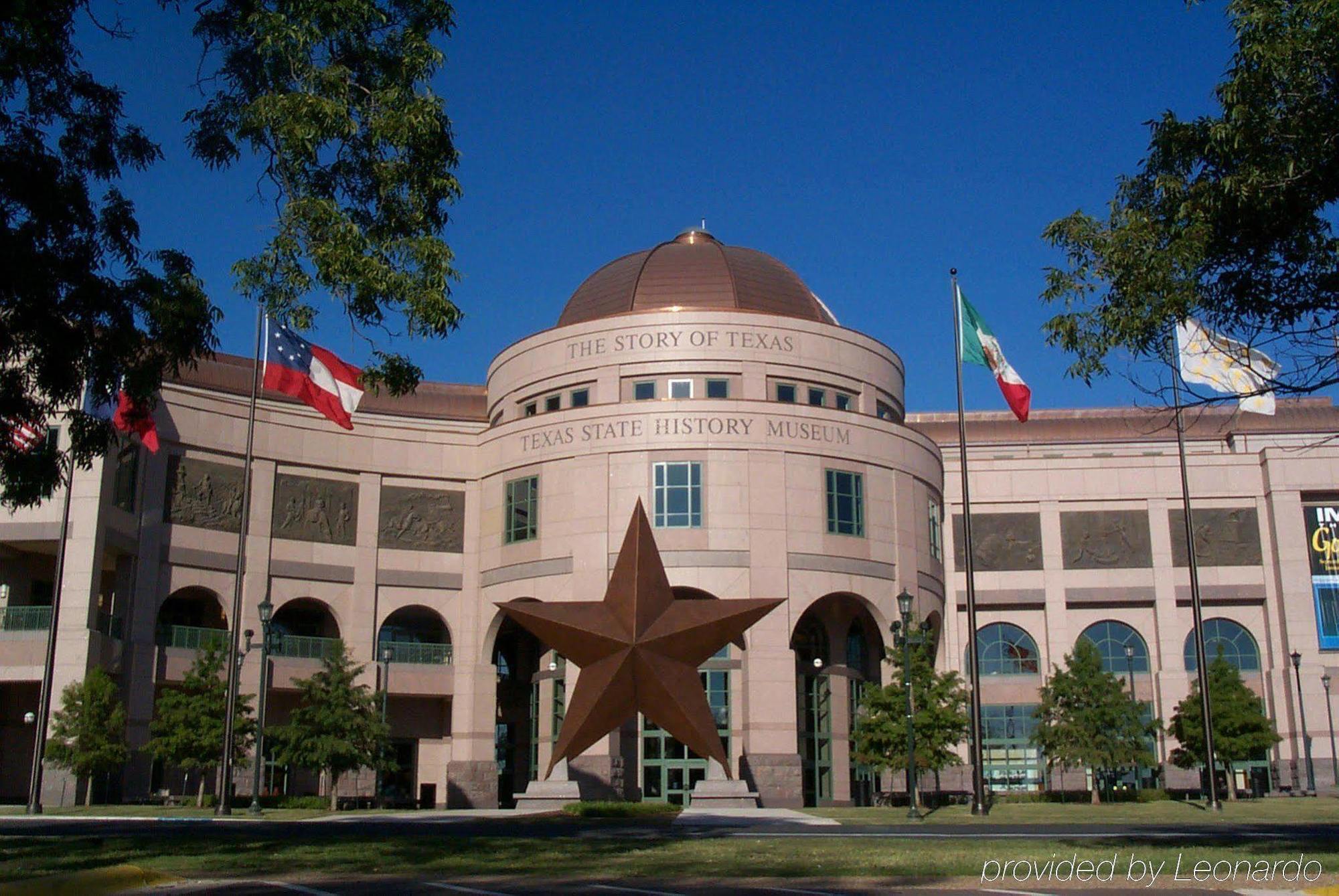 Hotel Embassy By Hilton Downtown South Congress
