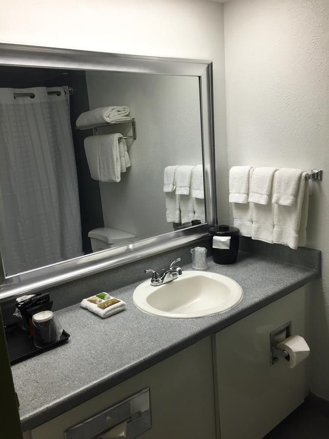 Aae Austin's Travelodge