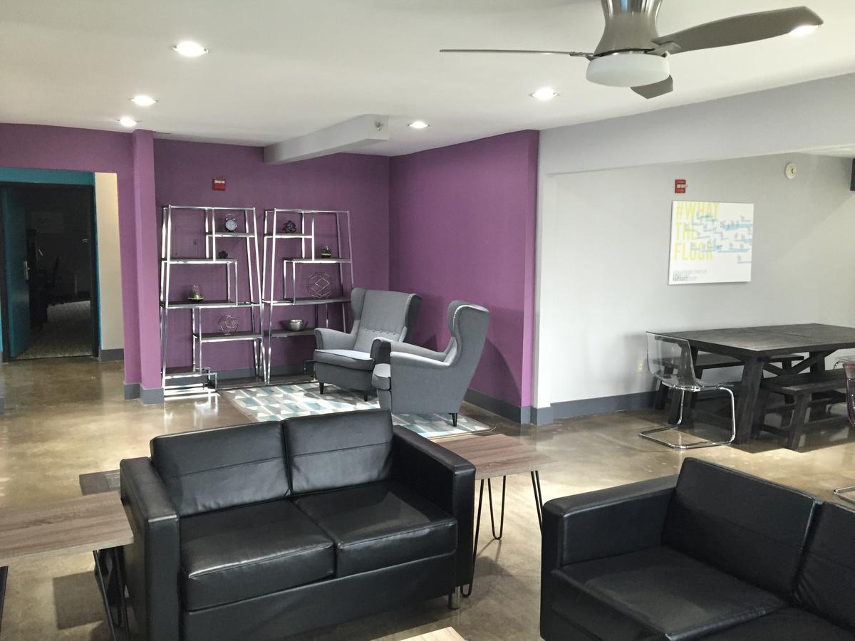 Aae Austin's Travelodge Hotel 2*