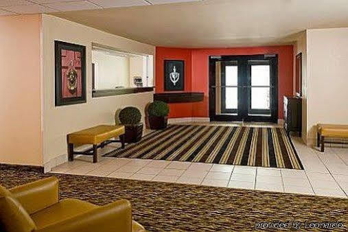 Extended America - - Downtown - 6th St. 2*