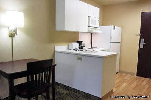 Extended America - - Downtown - 6th St. 2* Austin