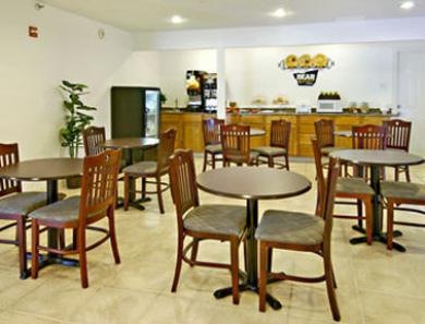 Aae Austin's Travelodge Hotel
