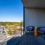 Architectural Dream In Trendy East Austin