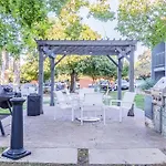 Soco Chic Apartment Suites Close To Downtown
