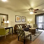 The Norwalk By Lodgewell - West Austin Three\'S Company Vibes