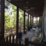 The Rivery Retreat, Choose From Luxury Guesthouse Cabin Or Suite In Lake Austin Hill Country
