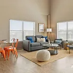Amazing Sunset Views From W Campus Loft Style Apt