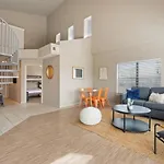 Amazing Sunset Views From W Campus Loft Style Apt