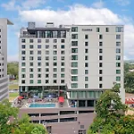 Cambria Hotel Austin Downtown