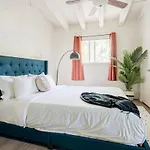 The Modern I Sleep 5 I Close To Downtown I Roku Tv
