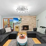 5Br Double Unit On Creek - Large Yard - Sleeps 12