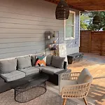Retro Cowyboy Villa In The Heart Of Austin