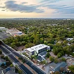 Upstay Brand New Contemporary Apartment Near Soco