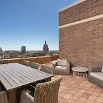 Doubletree Suites By Hilton Austin Downtown Capitol