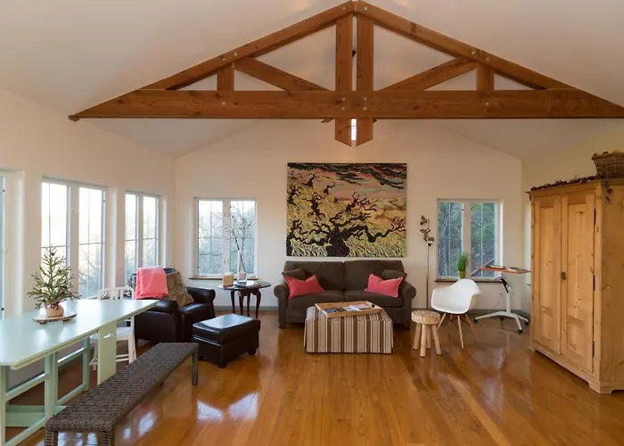 The Rivery Retreat, Choose From Luxury Guesthouse Cabin Or Suite In Lake Austin Hill Country