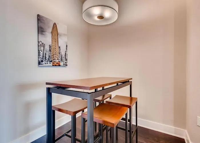 Capitol View Condos - Downtown Austin - Lone Star