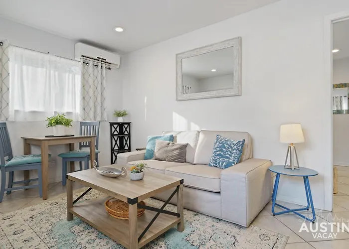 Near Barton Springs And Dt Atx Cozy And Affordable