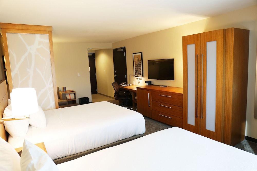 Hyatt Place Airport Hotel Austin
