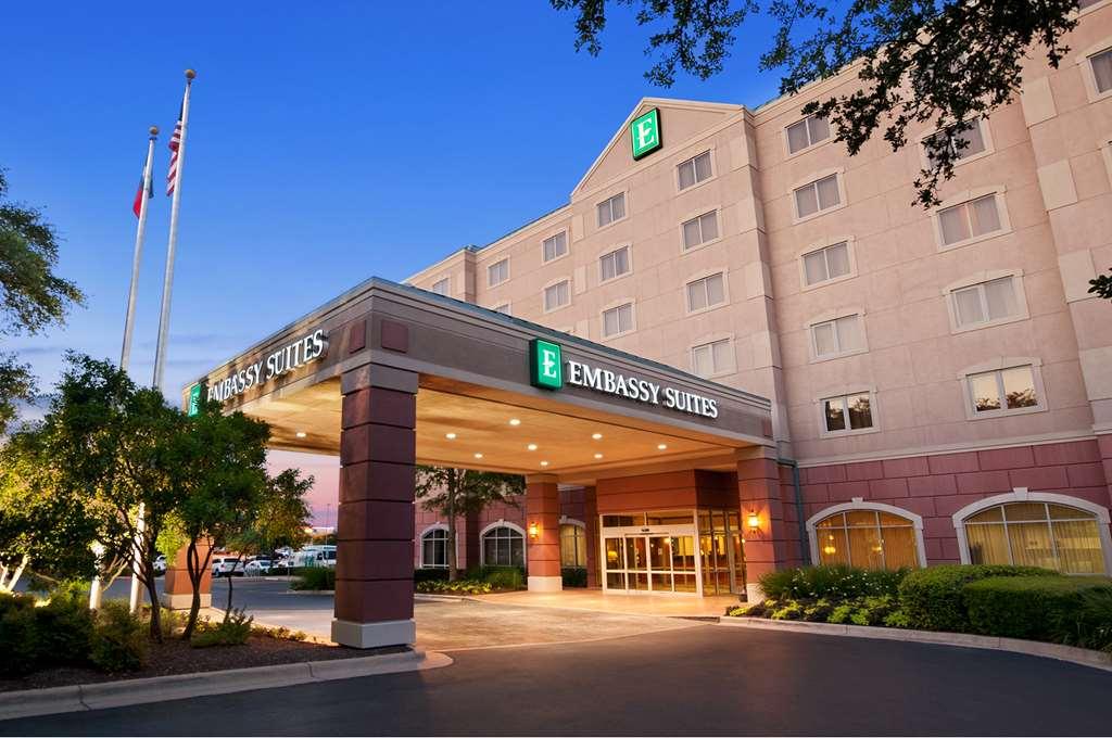 Hotel Embassy By Hilton Arboretum 4*