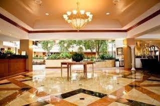 Hotel Embassy By Hilton Arboretum Austin