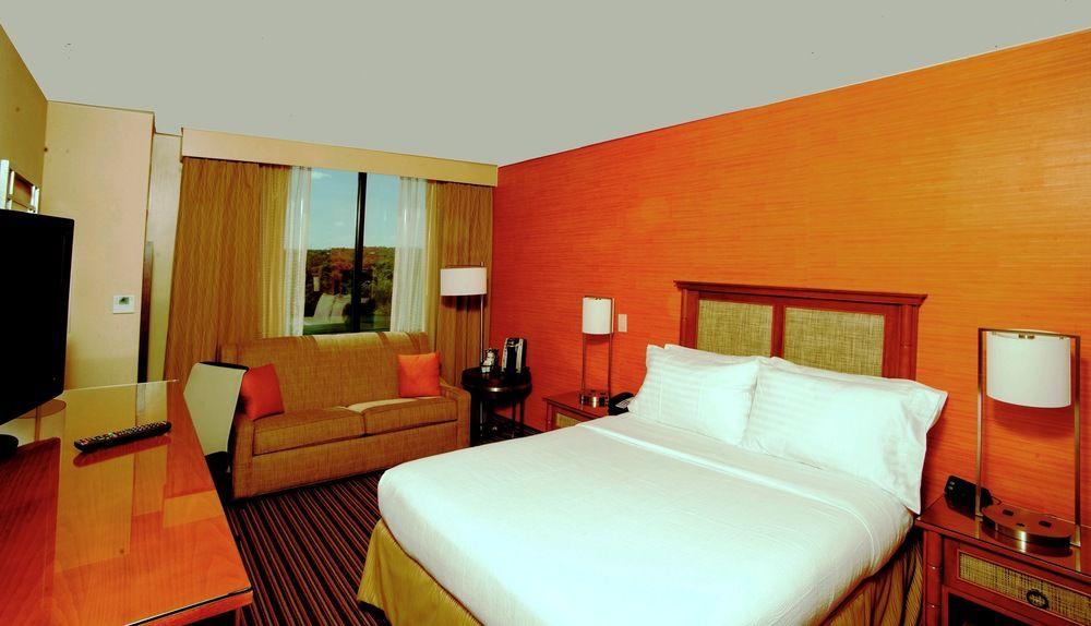 -town By Ihg